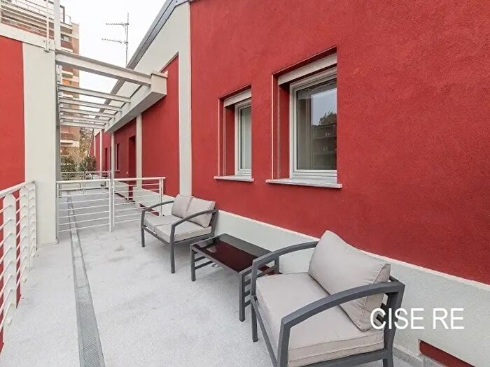 Appartamento trilocale in vendita in Via Ferrini, Milano