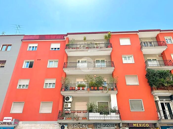 Appartamento monolocale in affitto in Via Vincenzo Arangio Ruiz, Napoli