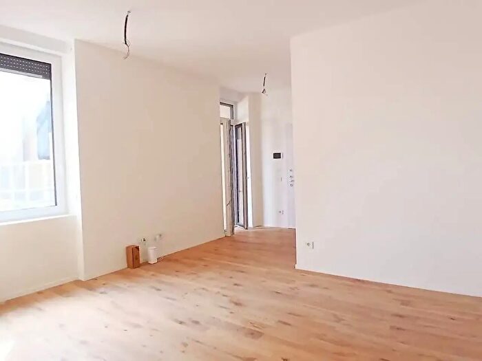 Appartamento trilocale in vendita in Via Murat, Milano