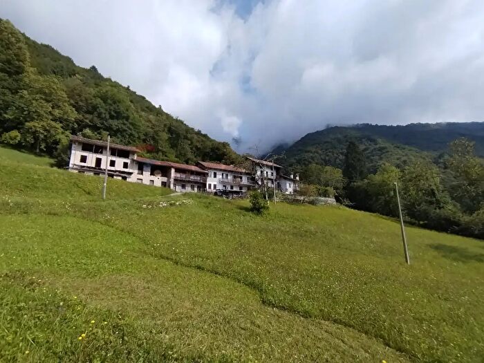 Appartamento con 5 locali in vendita in Cesiomaggiore
