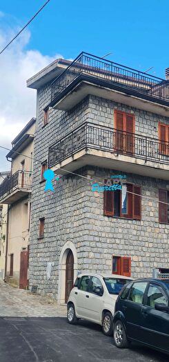 Casa con 10 locali in vendita in Via Porta La Terra, San Giovanni A Piro