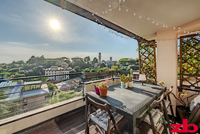 Appartamento con 5 locali in vendita in Via San Giuseppe Cottolengo, Genova