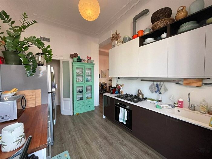 Appartamento quadrilocale in affitto in Via Gerolamo Tiraboschi, Porta Romana Medaglie d'Oro, Milano