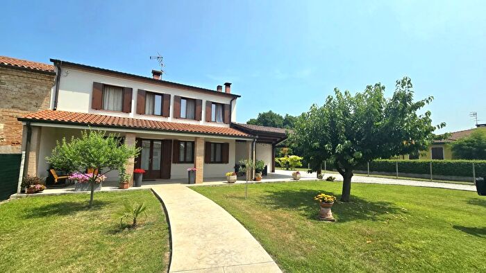 Casa con 5 locali in vendita in Via Tresto Sud, Ospedaletto Euganeo