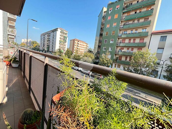 Appartamento trilocale in vendita in Via Vincenzo da Seregno, Milano