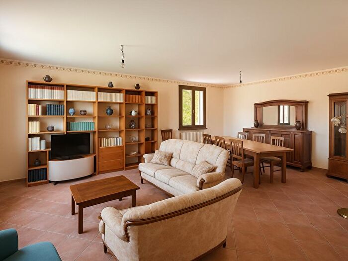 Appartamento in vendita in Via Valpegola, Casina