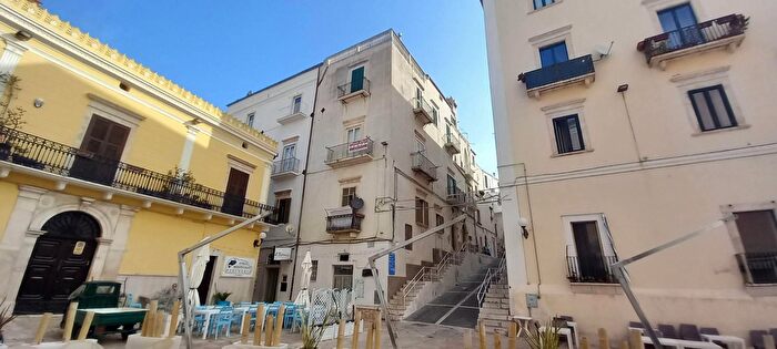 Appartamento quadrilocale in vendita in Via Imbriani, Rodi Garganico