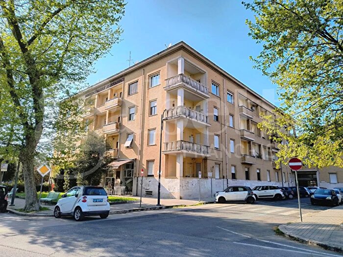 Appartamento trilocale in affitto in Piazza Bruno Buozzi, Latina