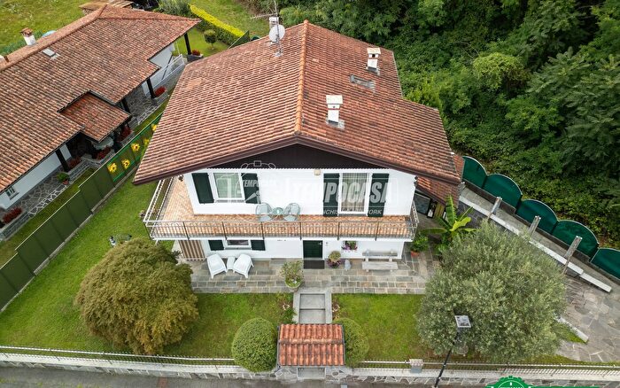 Casa con 5 locali in vendita in Ss del Sempione, Baveno