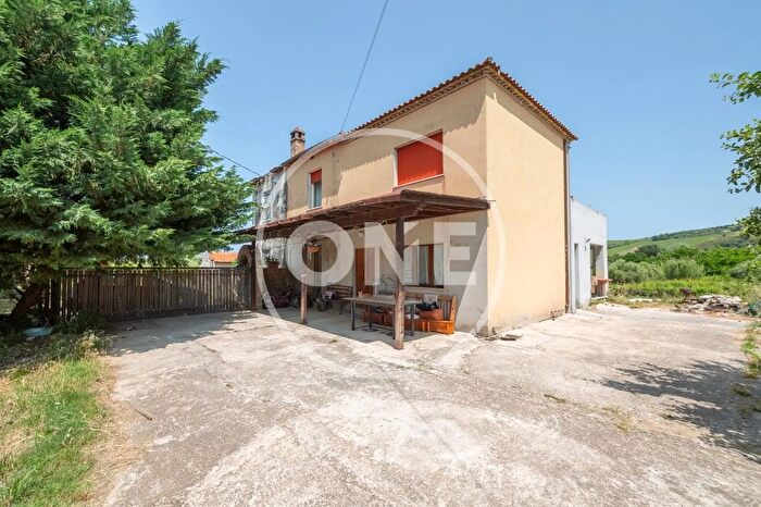 Casa con 5 locali in vendita in Contrada Cerreto, Miglianico