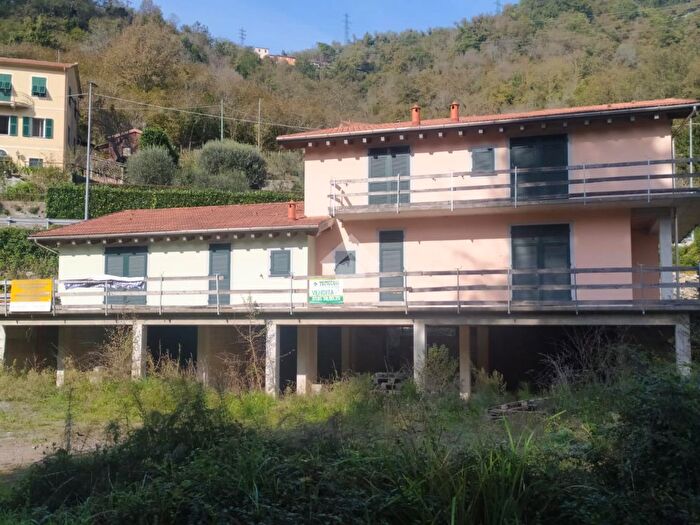 Appartamento quadrilocale in vendita in Via Davide Norero, San Colombano Certenoli