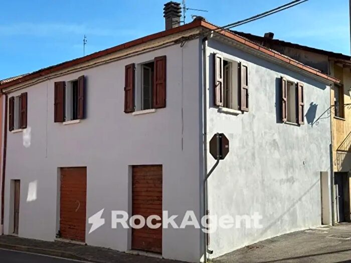 Appartamento trilocale in vendita in Via Giovanni Pascoli, Borghi