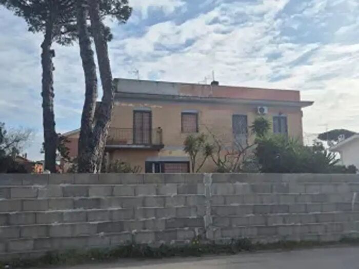 Casa con 5 locali in vendita in Via dei Faggi, Anzio