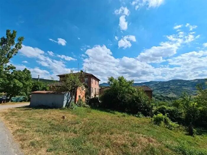 Casa con 12 locali in vendita in Prignano Sulla Secchia