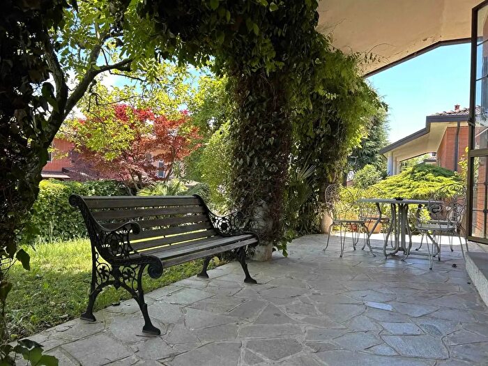 Casa quadrilocale in vendita in Via delle Rose, Settala