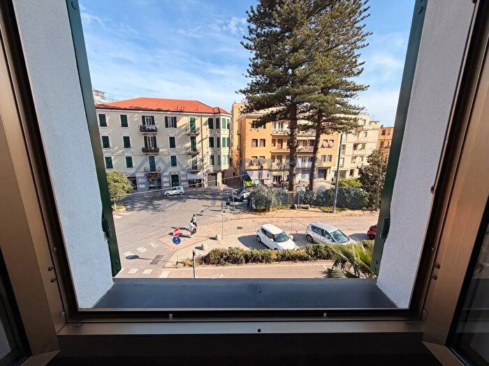 Appartamento quadrilocale in vendita in Via Ferdinando Magellano, Taggia