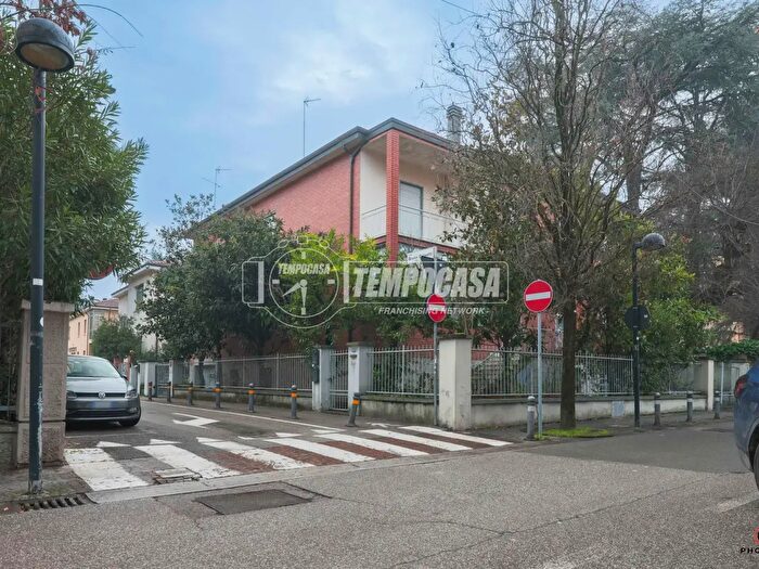 Appartamento con 5 locali in vendita in San Lazzaro Di Savena