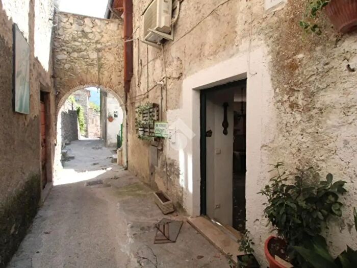 Appartamento trilocale in vendita in Via Spezzatora, Poggio Moiano