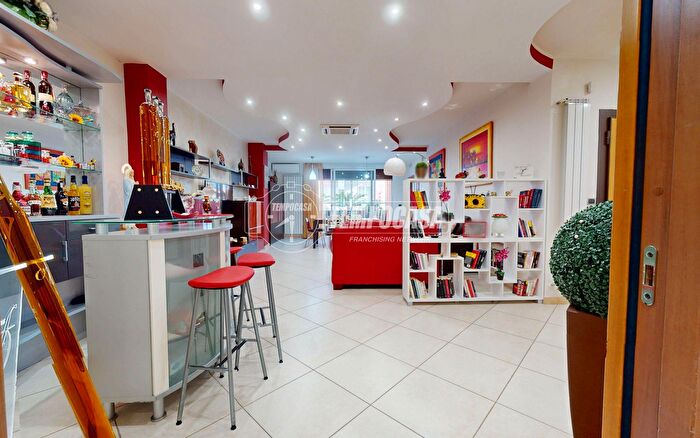 Appartamento trilocale in vendita in Via Giuseppe De Marinis, Bari