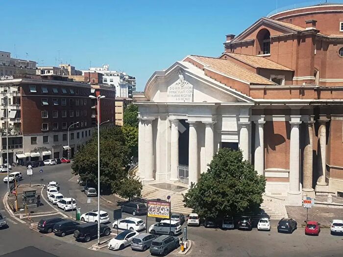 Appartamento trilocale in vendita in Via Guidubaldo del Monte, Roma