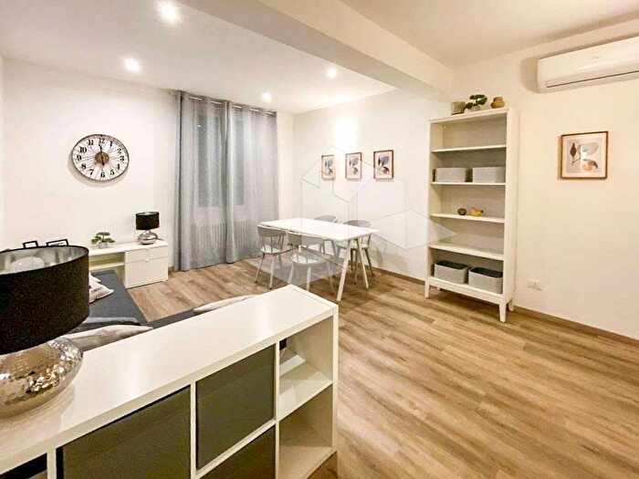 Appartamento trilocale in affitto in Centro Storico, Reggio Emilia