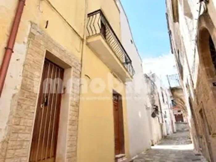 Appartamento con 6 locali in vendita in Oria