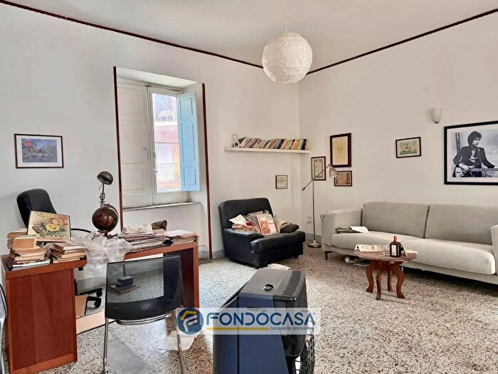 Appartamento con 8 locali in vendita in Piazza della Repubblica, SantAntimo