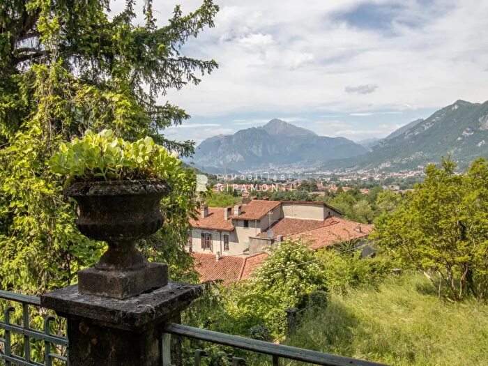 Casa con 10 locali in vendita in Località Ganza, Valgreghentino