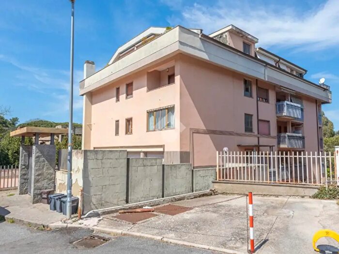 Appartamento trilocale in vendita in Via Giuseppe Romita, Ariccia