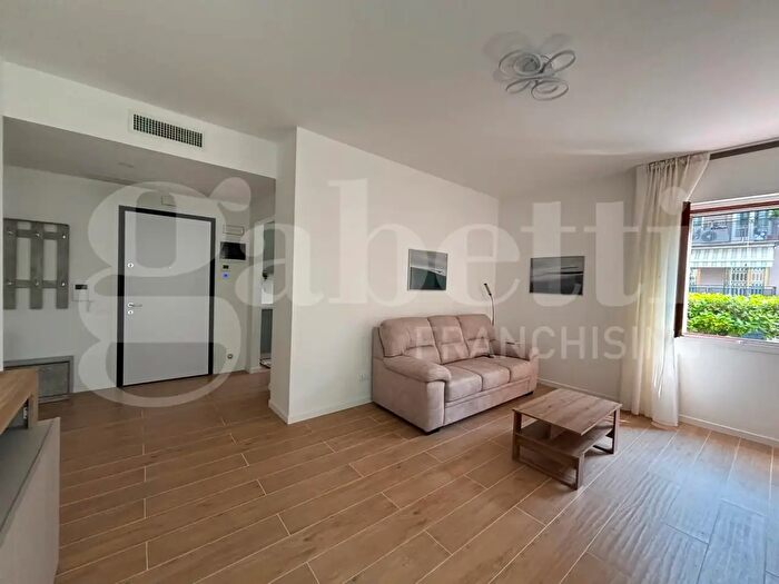 Appartamento quadrilocale in affitto in Via Sansovino, Venezia