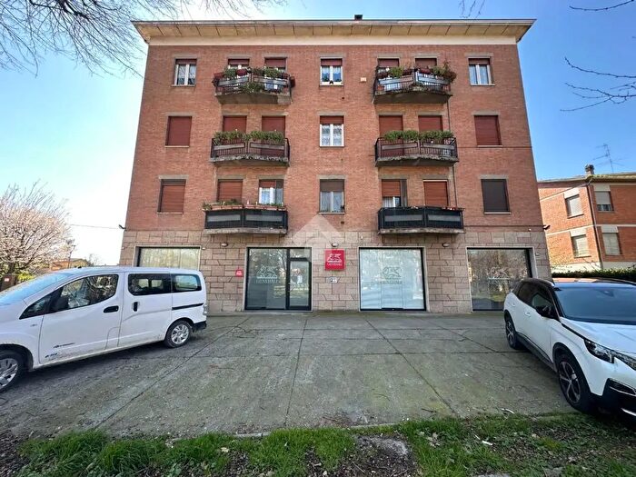 Appartamento quadrilocale in vendita in Viale Dante Alighieri, Castelnovo Di Sotto