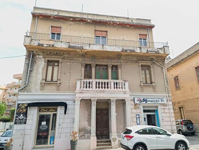 Appartamento con 6 locali in vendita in Via Sbarre Centrali, Reggio Calabria