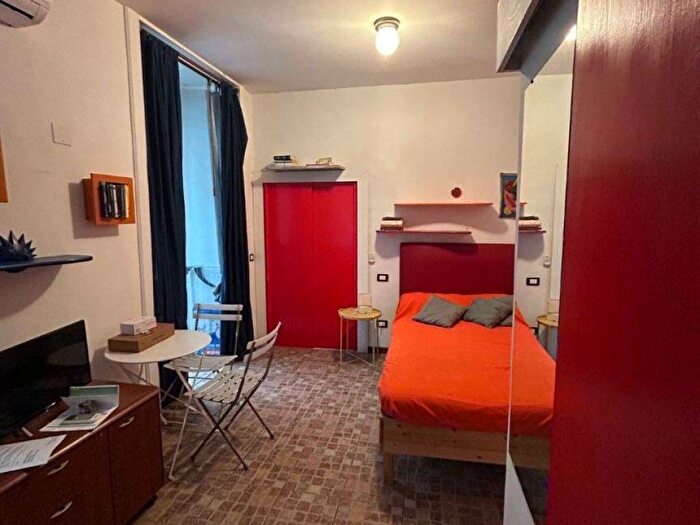 Appartamento monolocale in affitto in Via Atri, Centro Storico, Napoli