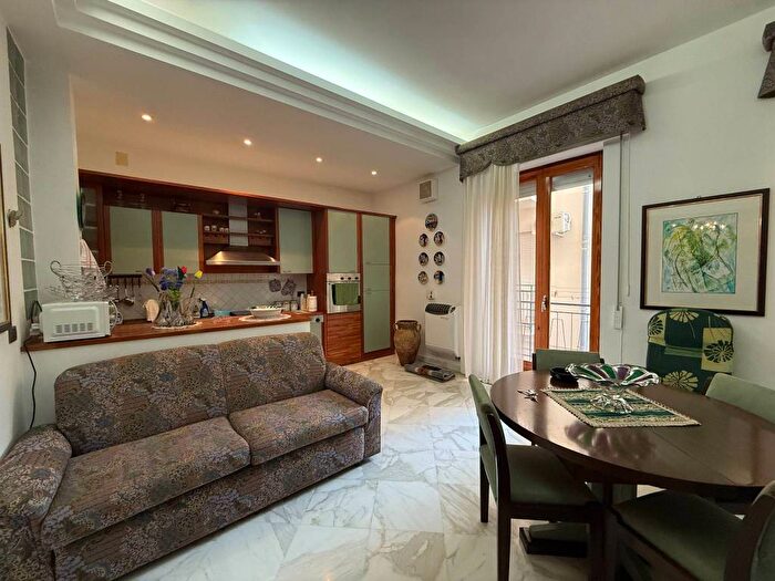 Appartamento quadrilocale in affitto in Via Giovanna dArco, Centro, Alcamo