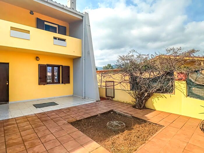 Casa quadrilocale in vendita in Via Lisbona, Capoterra