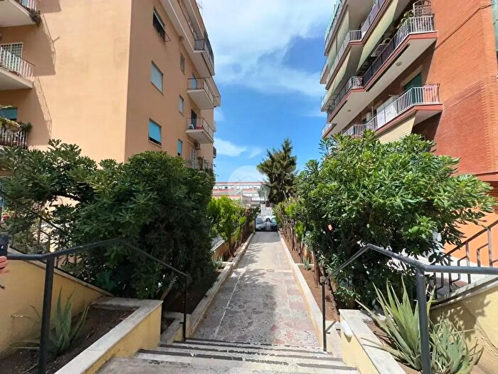 Appartamento trilocale in vendita in Via Bufalotta, Roma