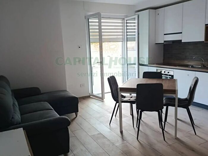 Appartamento bilocale in affitto in Via Jenco, Caserta