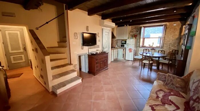 Appartamento quadrilocale in vendita in Piazza Cardinale Fondi Centro, Fondi