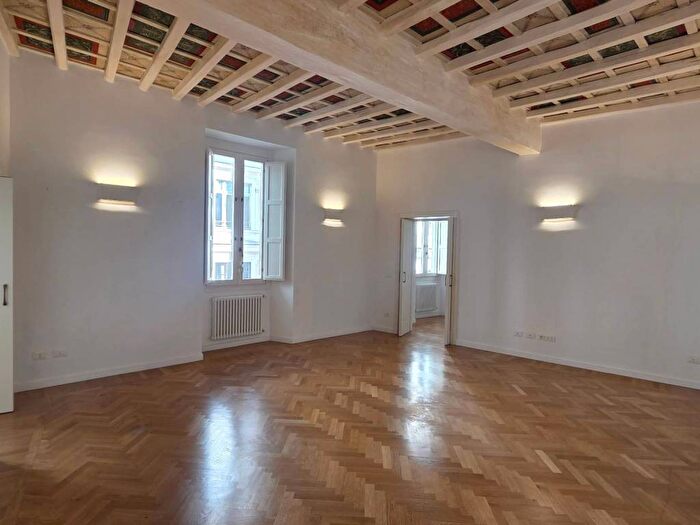 Appartamento con 6 locali in affitto in Via del Pellegrino, Campo de Fiori, Roma