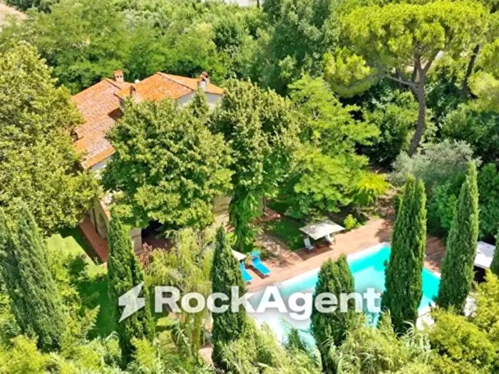 Casa con 6 locali in vendita in Strada Provinciale Scarlino, Scarlino