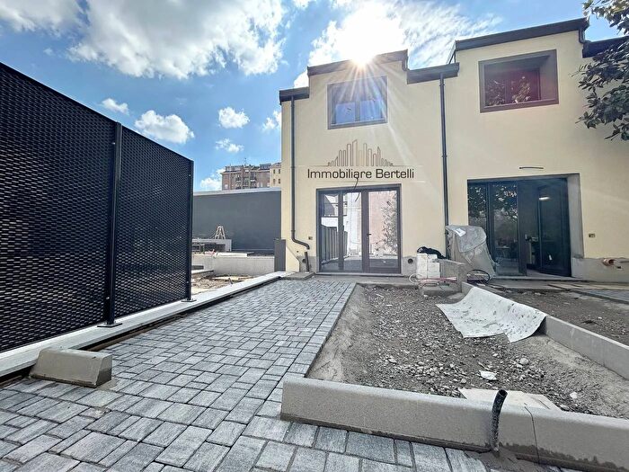 Appartamento trilocale in vendita in Via Padova Milano, Milano