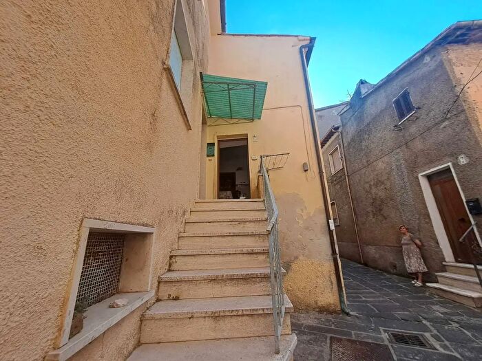 Casa bilocale in vendita in Via Umberto Primo, Alviano