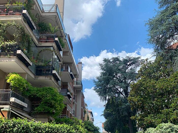 Appartamento quadrilocale in affitto in Via Achille Loria, Fleming, Roma