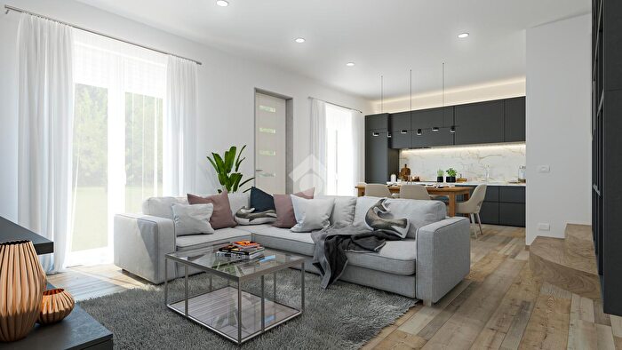 Casa con 5 locali in vendita in Str La Rizza, Verona