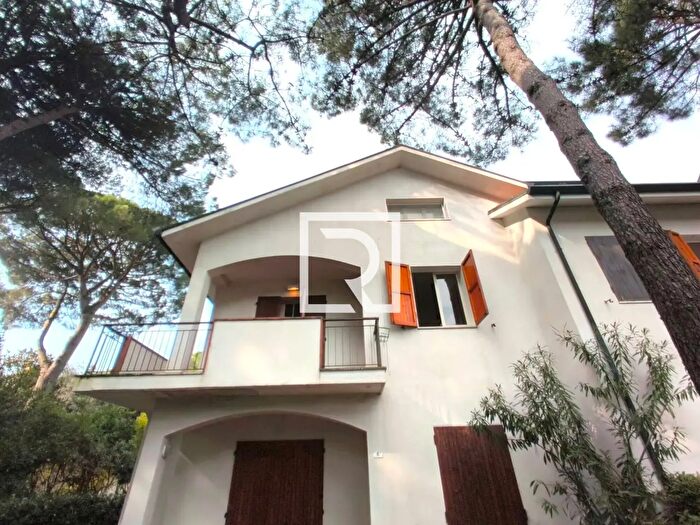 Casa con 7 locali in vendita in Viale dei Fiori, Ravenna