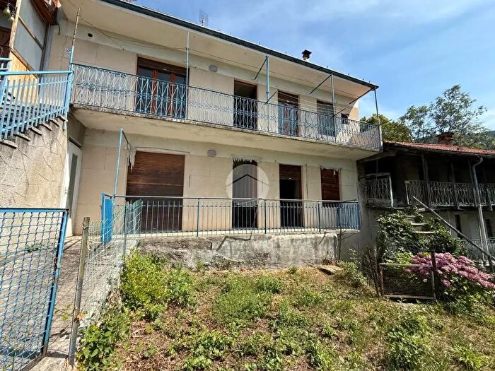Casa con 6 locali in vendita in Borgata Ferro Raimondo, Rubiana