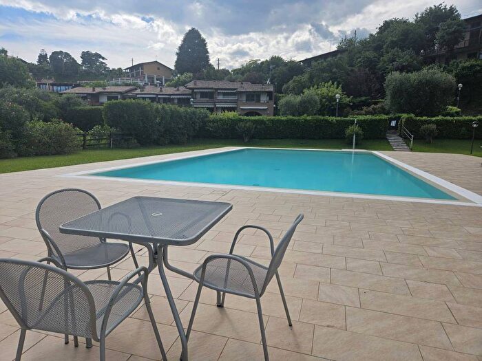 Appartamento trilocale in affitto in Via Giuseppe Ungaretti, Pieve Vecchia Villaggio Sanghen, Manerba del Garda