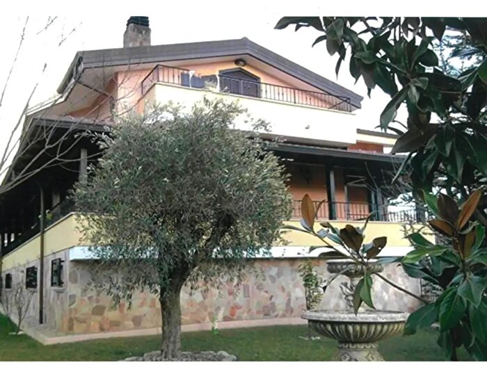 Casa con 8 locali in vendita in Via Migliara, Sala Consilina