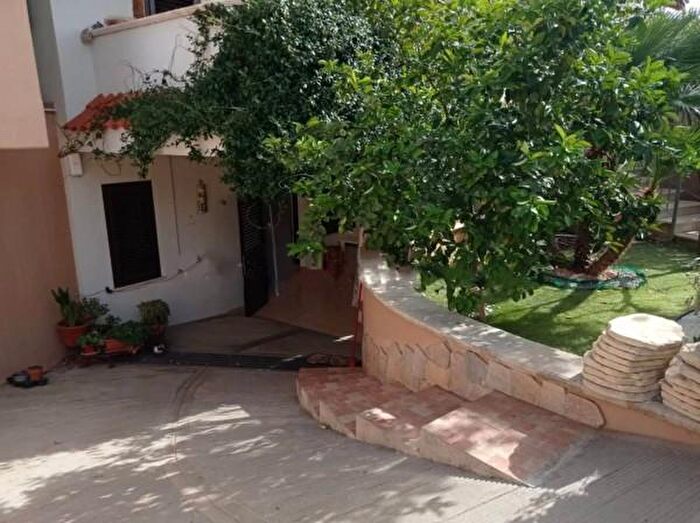 Appartamento con 6 locali in vendita in Via Palatrasio, Ginosa