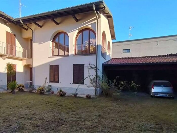 Casa con 5 locali in affitto in via San Carlo, Castellanza